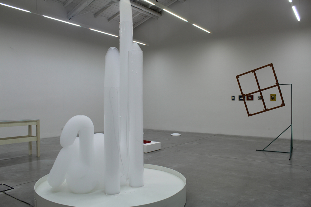David Medalla, Cloud Canyons (Bubble machines auto-creative sculptures) 1963-1977