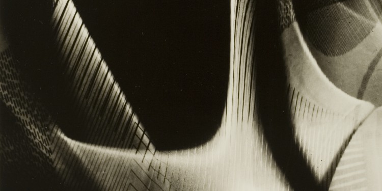 Kepes György: Torzulás, 1942, ezüstnyomat / György Kepes: Deformations, silver print, 1942