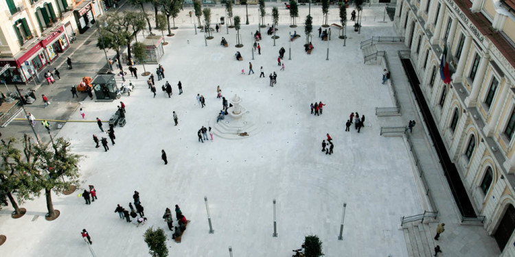 PRES 2.1 ma0 / emmeazero studio d’architettura- Ketty di Tardo, Alberto Iacovoni, Luca La Torre, Piazza Risorgimento, 2002-2009, Bari Photo credits: ©Roberto Dell’Orco