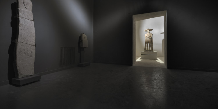suggestiva-visione-della-sala-del-guerriero, © 2011 Rosi Fontana