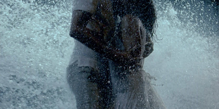 Bill Viola The Lovers, 2004 Videoinstallazione © 2004 Bill Viola Studio © Kira Perov Si ringrazia Eclettica Cultura dell’Arte nell’ambito del progetto Intramoenia Extra Art “Transnational challenges”