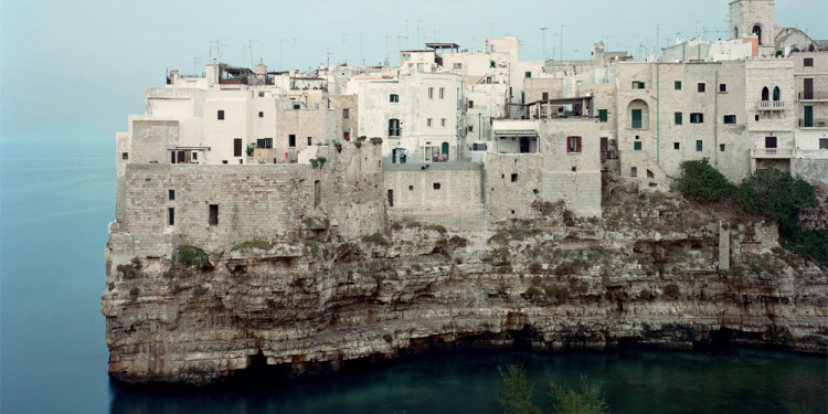 Domingo Milella, Polignano a Mare, Italia, 2009 Stampa cromogenica cm 183 x 232 Courtesy dell’artista e Galleria Brancolini Grimaldi, Roma