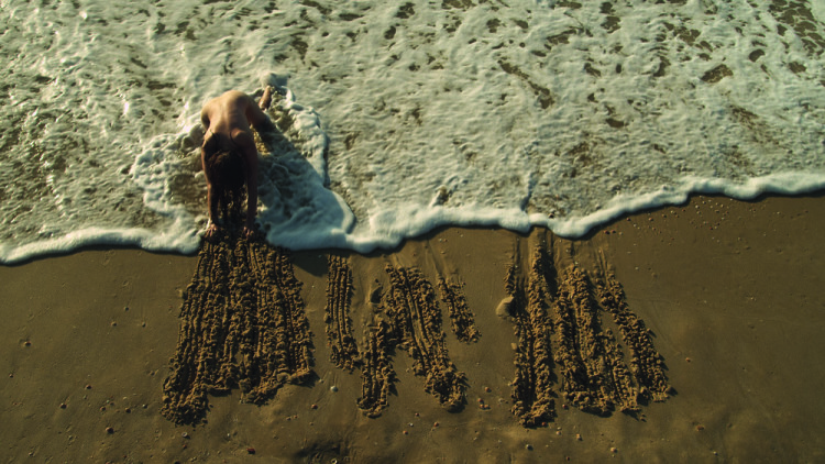 Sigalit Landau Mermaids (Erasing the Border of Azkelon), 2011 Still Video projection on the floor, with sound, 12”21’ © Sigalit Landau Courtesy the artist and kamel mennour, Paris