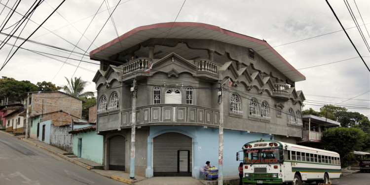 Walterio Iraheta (El Salvador) From the Series Faraway Brother Style, 2007-2010 10 Lambda prints on aluminum 51 x 76 cm each one Courtesy the artist