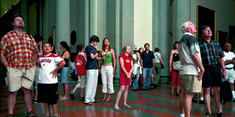 Thomas Struth: Audience 1 (Galleria dell'Accademia), Florenz, 2004 Photo © MUMOK, Museum Moderner Kunst Stiftung Ludwig Wien, acquired with benefits of the MUMOK Board