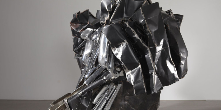 John Chamberlain. Curvatureromance DOGEYEMATADOR, 2010 © John Chamberlain / VG Bild-Kunst, Bonn 2011