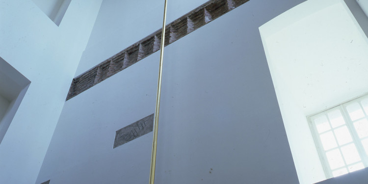 James Lee Byars The Wand (La bacchetta), 1989 alluminio dorato / gilded aluminum 1650 x Ø 7,5 cm Castello di Rivoli Museo d’Arte Contemporanea, Rivoli-Torino foto / photo Paolo Pellion