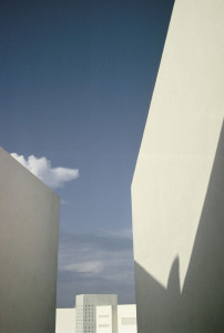 Franco Fontana Paesaggio Urbano Ibiza, España, 1992 Stampa Lambda 45x30cm 8/25