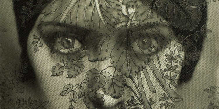 STEICHEN, Edward - Gloria Swanson - 1924 © Permission of the Estate of Edward Steichen | Courtesy George Eastman House