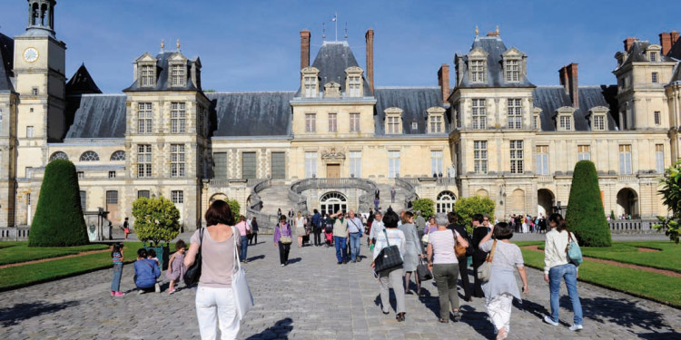 La cour d’Honneur du château de Fontainebleau lors de la première édition du Festival de l’histoire de l’art, mai 2011 © Didier Plowy - Ministère de la Culture et de la Communication