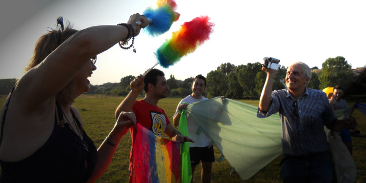 Performance partecipativa Rainbow in Caffarella Valley in Rome - London Biennale Pollination 5.7.2012