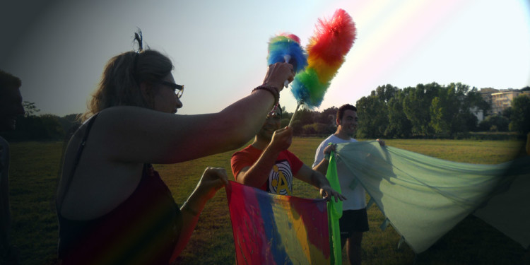 Performance partecipativa Rainbow in Caffarella Valley in Rome - London Biennale Pollination 5.7.2012