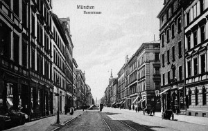 MARCEL DUCHAMP - LE MYSTÈRE DE MUNICH Barer Straße ca. 1910, right side foreground, house no. 65, Marcel Duchamp¿s flat in Munich 1912 © Stadtarchiv München