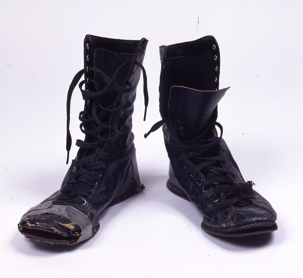 Patti Smith - Date: ca. 1975 Photo: Courtesy of the Rock and Roll Hall of Fame and Museum Description: Patti Smith Boots
