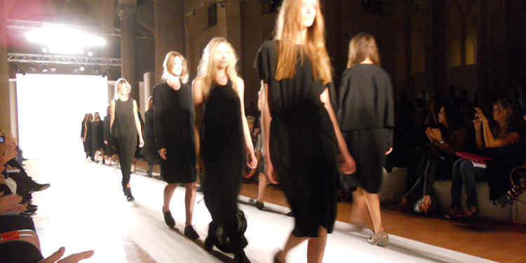 UMA-WANG - collezione S/S 2013 - Rotonda della Besana, Milan