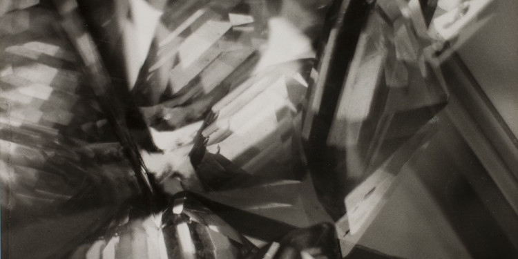 Licht-Bilder: Fritz Winter and Abstract Photography Alvin Langdon Coburn, Vortograph, 1917 (1962), Gelatin Silver Print, 30,6 x 25,5 cm George Eastman House, Rochester, New York © Courtesy of George Eastman House, International Museum of Photography and Film