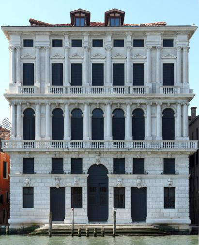 Facciata di Ca’ Corner della Regina Venezia, 2011 Foto: Agostino Osio Courtesy: Fondazione Prada
