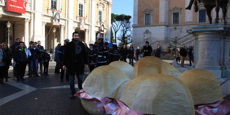 Monumento al panino, Piazza del Campidoglio, Roma 6 gennaio ore 12