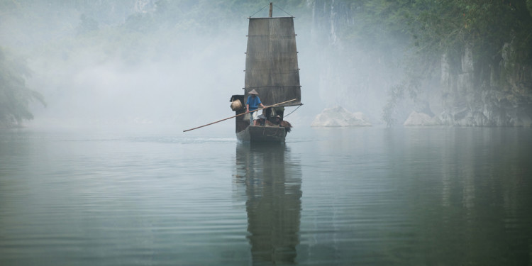 Isaac Julien. Yishan Island, Mist (Ten Thousand Waves). 2010. Endura Ultra photograph. 180 x 240 cm. Courtesy of the artist, Metro Pictures, New York and Victoria Miro Gallery, London