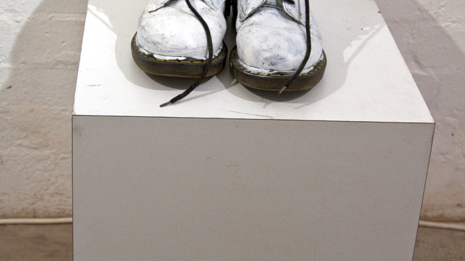 Graham MacKeachan - Performing Boots